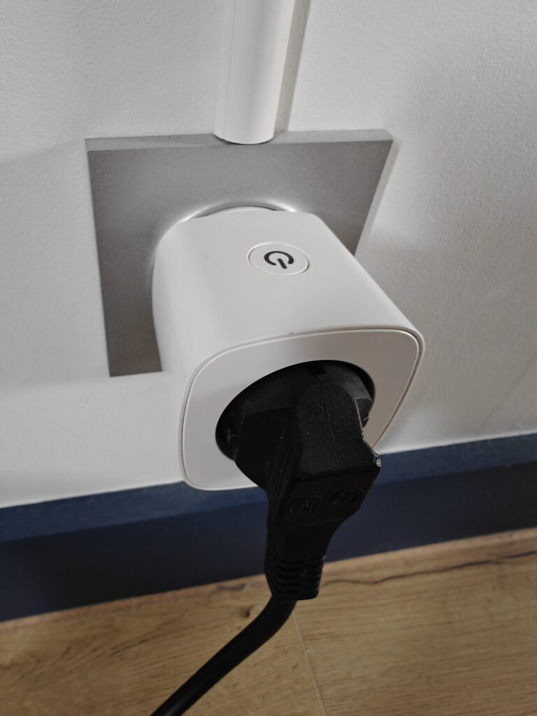 Smart plug